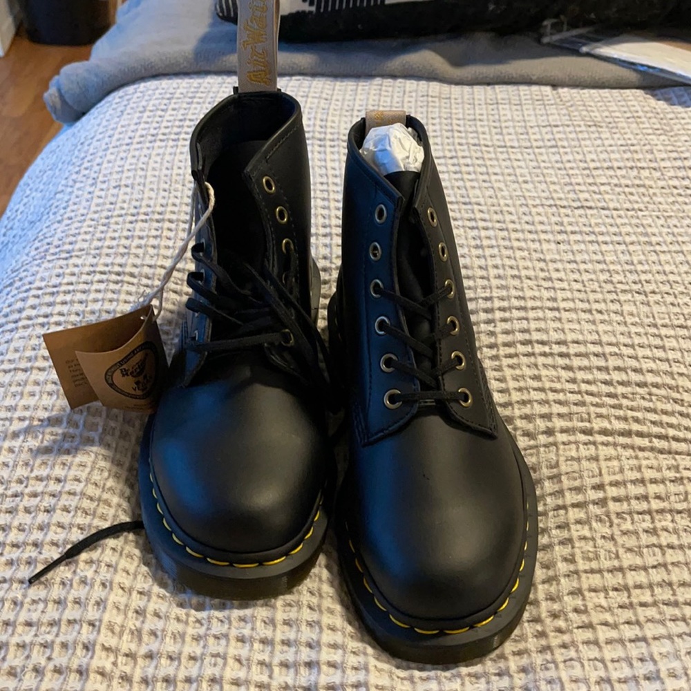 Never worn!! Vegan doc marten lace up combat boots